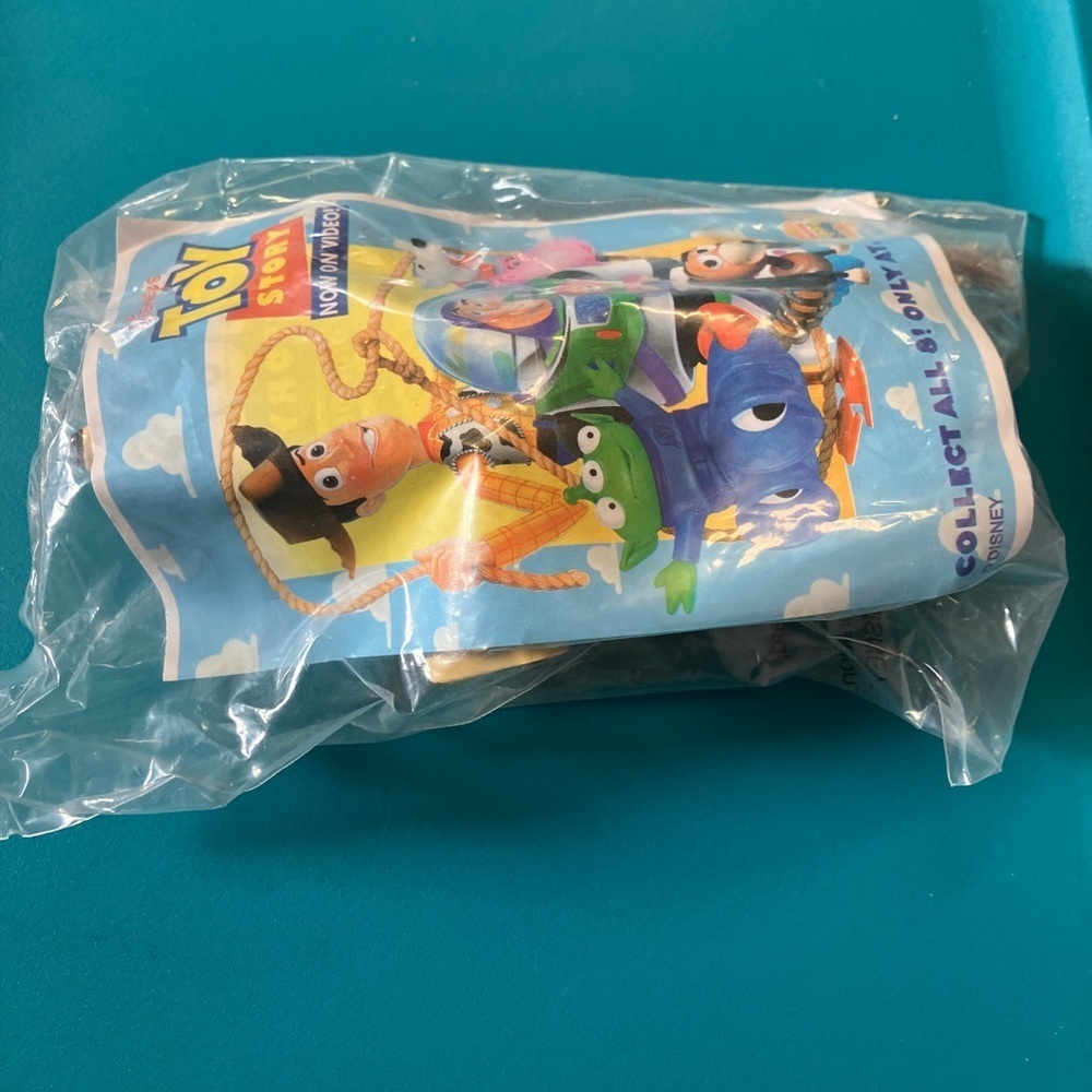 Toy Story Collectible Bundle - Picture 4 of 16